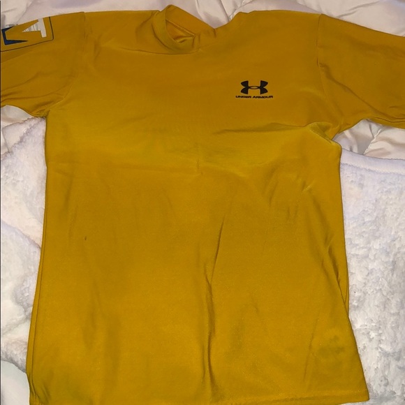 Under Armour Other - Under armour youth performance shirt